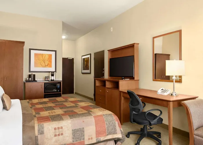 Ramada By Wyndham Drayton Valley